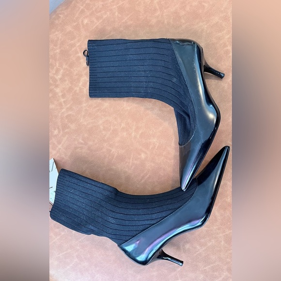 NWT ZARA ANKLE BOOT STYLE HIGH HEELS SIZE 7.5
🚨PRICE FIXED NON DISCOUNT - Picture 7 of 12
